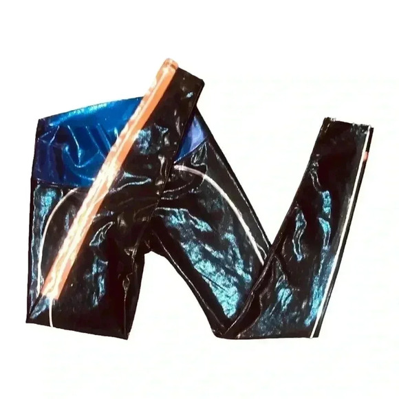 Fabrizio Tomadin Leggings; Limitless in Gloss - Picture 6 of 13